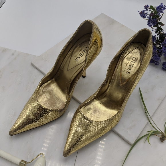 GUESS by Marciano 8M Vintage Gold Pumps - Picture 4 of 6